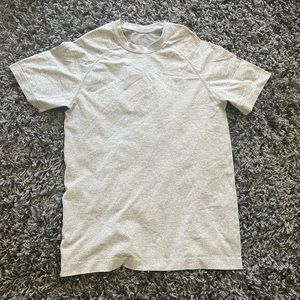 Men’s Grey Fabletics TShirt. Size Medium